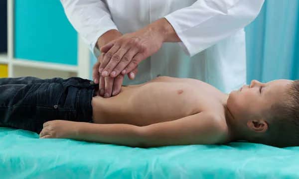 Przepuklina u dziecka 8-letniego: objawy, które musisz znać