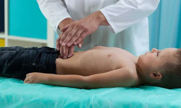 Przepuklina u dziecka 8-letniego: objawy, które musisz znać
