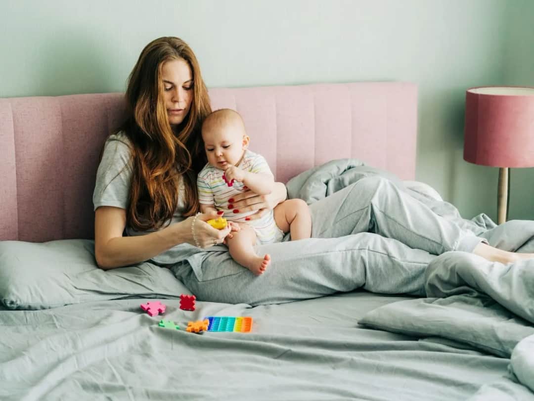 Jakie zabawki dla 7 miesięcznego dziecka są bezpieczne i rozwijające?