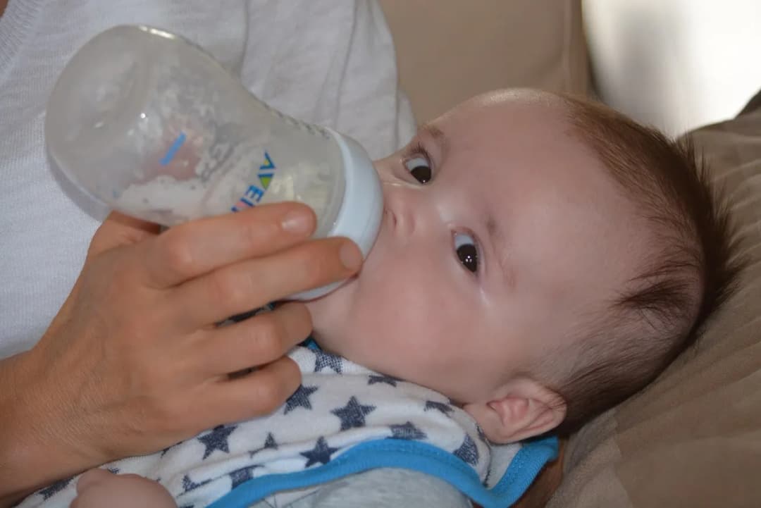Co ile je 3 miesięczne dziecko? Sprawdź, jak ustalić harmonogram karmienia