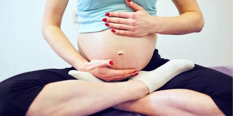 Od kiedy czuć ruchy dziecka? Poznaj kluczowe tygodnie ciąży